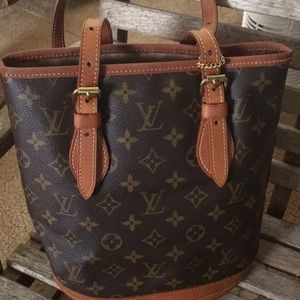Louis Vuitton Bucket PM
